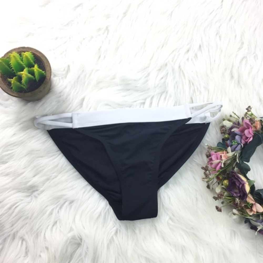 Cikada Black White Crisscross Bikini Bottom Sz 2
